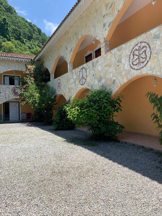 Pousada Casa De Pedra Boicucanga Exterior photo